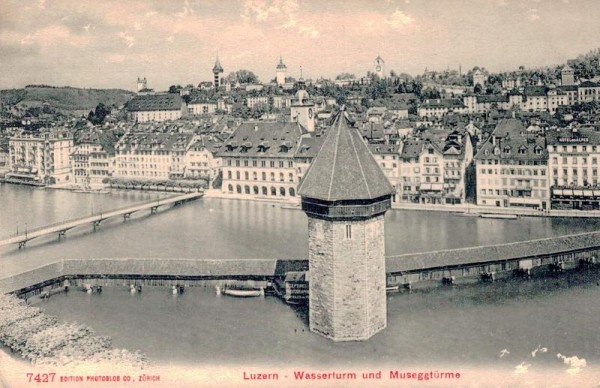 Luzern.  Wasserturm und Museggtürme Vorderseite
