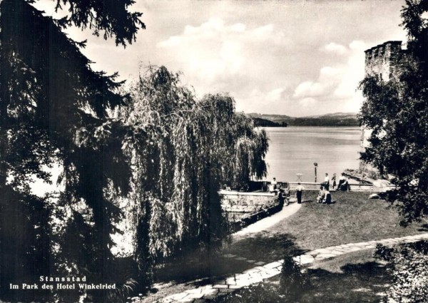 Stansstad. Im Park des Hotel Winkelried Vorderseite