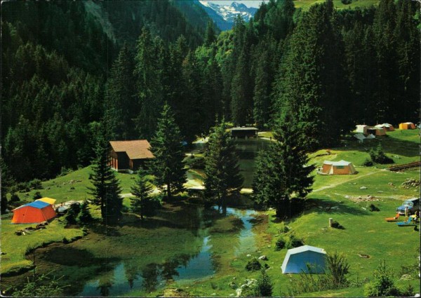 Disentis, Zeltplatz mit Blick gegen den Lukmanierpass Vorderseite