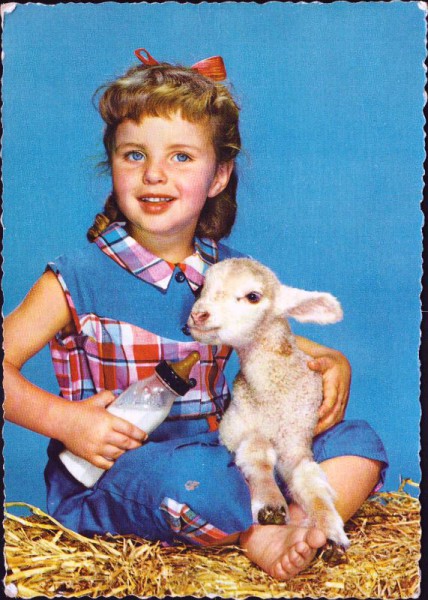 Kind mit Schaf
