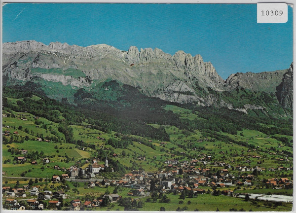 Flugaufnahme Gams SG im Rheintal mit Kreuzberge