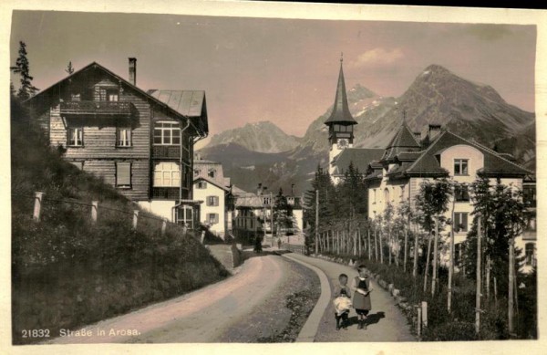 Strasse in Arosa Vorderseite