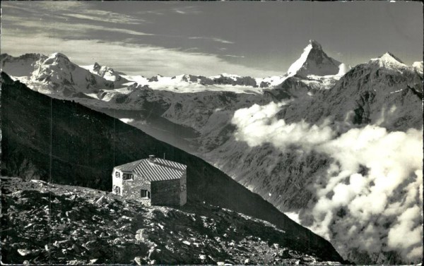 Domhütte (2940 m) Vorderseite