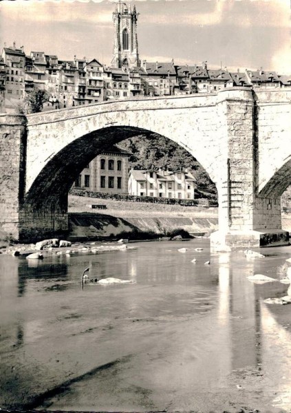 Fribourg. Pont du Milieu et vue partielle sur la Ville Vorderseite