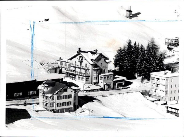 Davos-Dorf, Sporthotel Weissfluh, Flugaufnahme Vorderseite