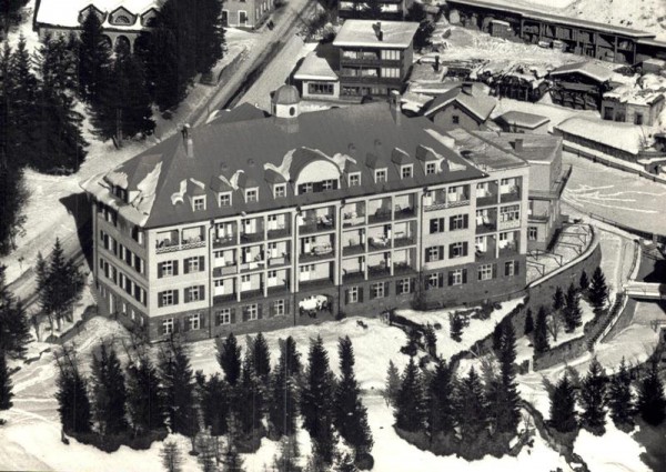 Krankenhaus Davos - Platz - Flugaufnahmen Vorderseite