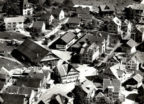 Gasthaus und Metzgerei z. Ochsen, Menzingen ZG - Flugaufnahmen Vorderseite