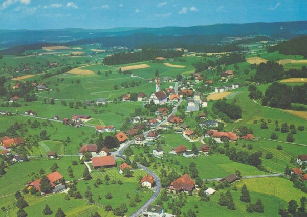 Pfaffnau LU  -  Flugaufnahmen Vorderseite