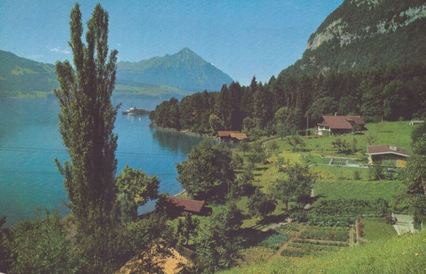 Sundlauenen am Thunersee mit Niesen