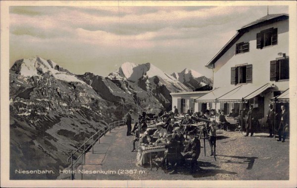 Niesenbahn. Hotel Niesenkulm Vorderseite