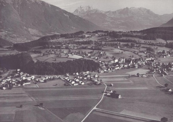 Benken SG  -  Flugaufnahmen Vorderseite