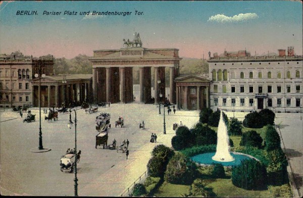 Berlin. Pariser Platz und Brandenburger Tor Vorderseite