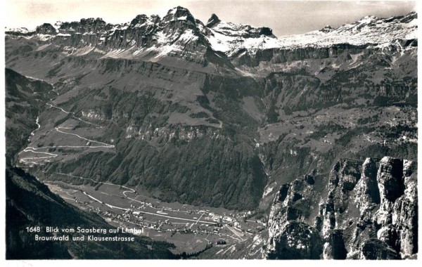 Blick vom Saasberg auf Linthal Braunwald und Klausenstrasse Vorderseite