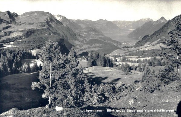Lägernhaus, Blick gegen Stoos und Vierwaldstättersee Vorderseite