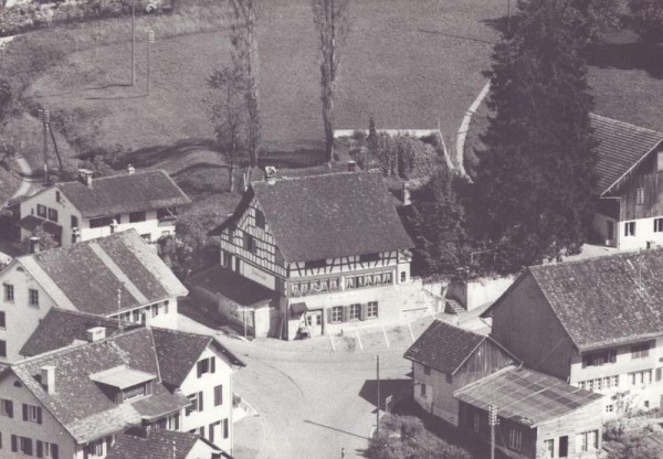 Wirtschaft zum Bachtel, Wernetshausen-Hinwil ZH  -  Flugaufnahmen Vorderseite