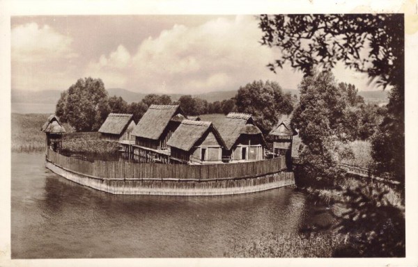 Freilichtmuseum Unteruhldingen am Bodensee - Pfahldorf der Steinzeit 2200 v.Chr.