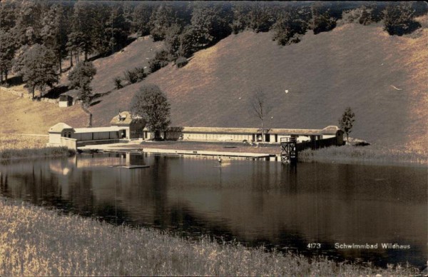 Schwimmbad Wildhaus Vorderseite