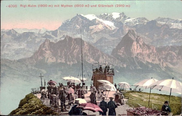 Rigi-Kulm (1800 m) mit Mythen (1903 m) und Glärnisch (2910 m) Vorderseite