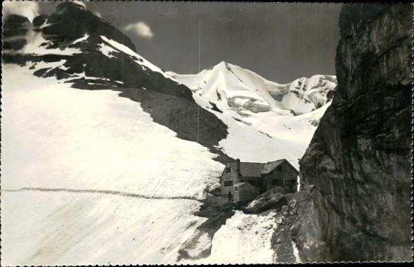Blüemlisalphütte (2834 m) Vorderseite