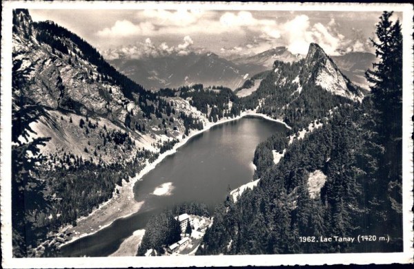 Lac de Tanay (1420 m) Vorderseite