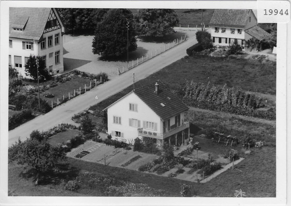 Flugaufnahme Zell ZH Stationsstrasse 33 - Foto: 90x125mm