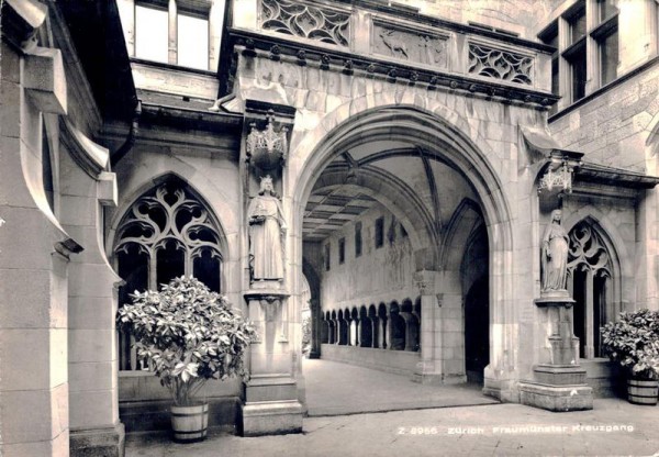 Zürich. Frauenmünster Kreuzgang Vorderseite