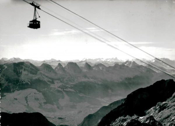 Säntis-Schwebebahn, Blick auf Churfirsten Vorderseite