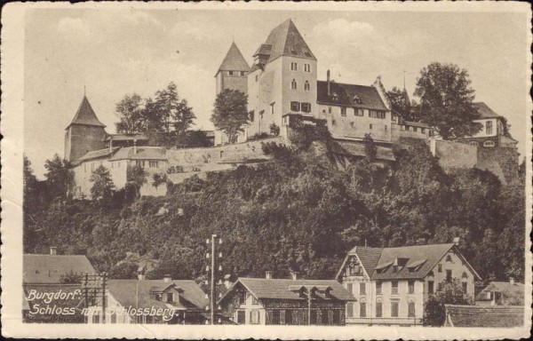 Bergdocrf, Schloss mit Schlossberg Vorderseite