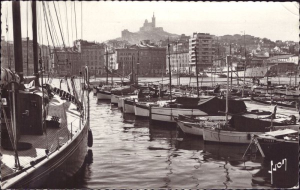 Marseille - Le Vieux port et Notre-Dame de la Garde