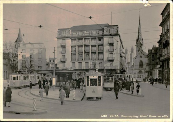 Zürich. Paradeplatz. Hotel Baur en ville Vorderseite