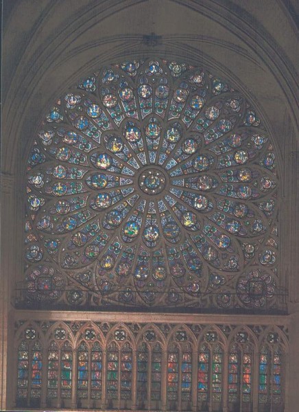 La Cathédrale Notre-Dame de Paris. Transept nord. La rosace date de 1268 Vorderseite