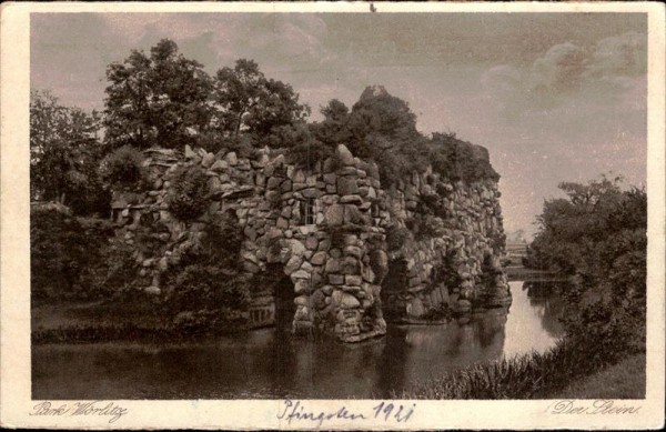 Park Wörlitz der Stein Vorderseite