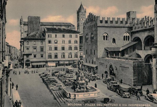 Bologna, Piazza del Nettuno Vorderseite