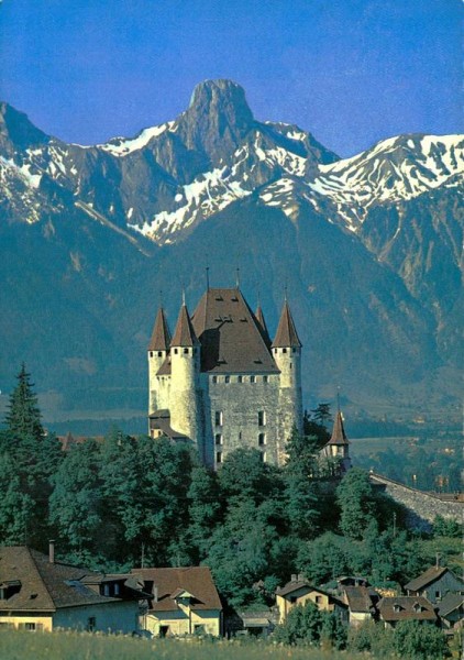 Schloss Thun Vorderseite
