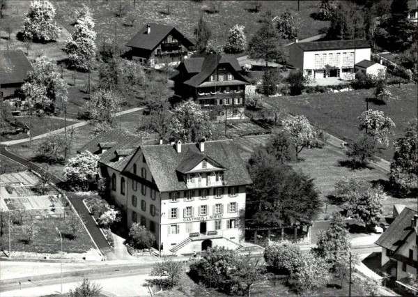 Meggen, Hotel Kreuz, Flugaufnahme Vorderseite