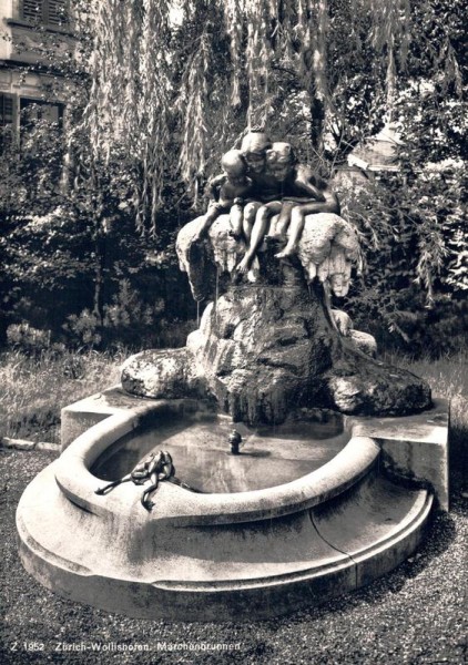 Märchenbrunnen Vorderseite