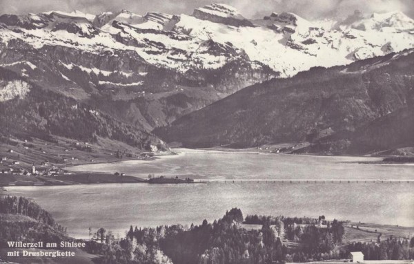 Willerzell am Sihlsee mit Drusbergkette Vorderseite