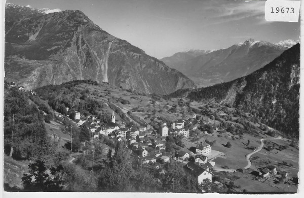 Salvan, vers la Vallee du Rhone et la Pierre a Voir