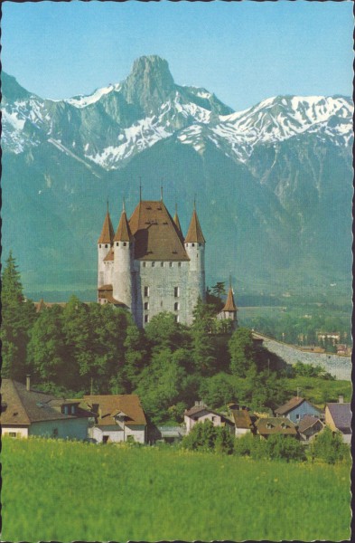 Thun - Schloss mit Stockhorn