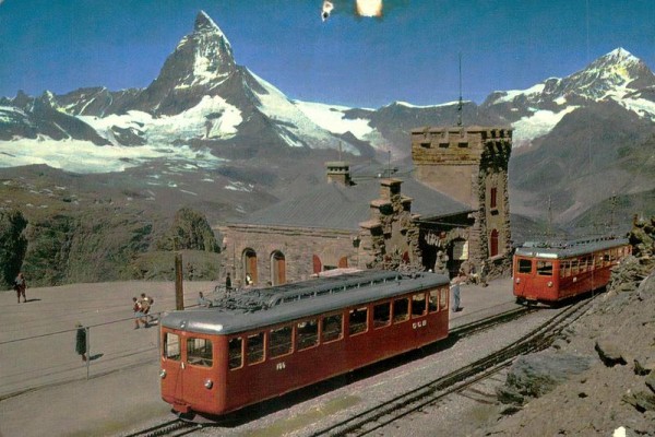 Matterhorn und Dent Blanche mit Station Gornergrat, Zermatt Vorderseite