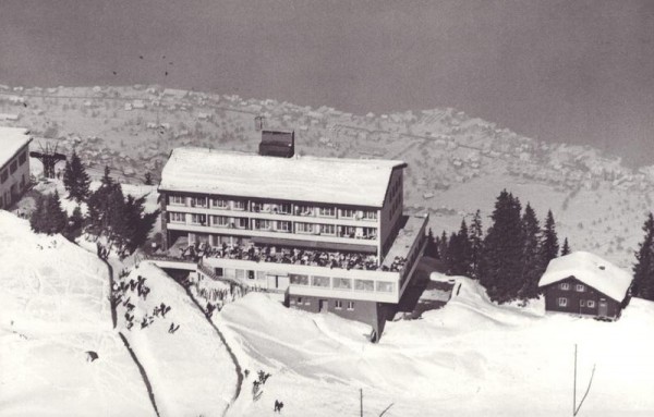 Hotel Klewenalp, Klewenalp ob Beckenried  -  Flugaufnahmen Vorderseite