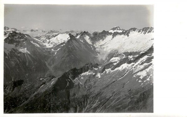 Berge von Göschenenalp Vorderseite