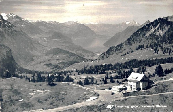 Ibergeregg gegen Vierwaldstättersee, Hotel Passhöhe Vorderseite