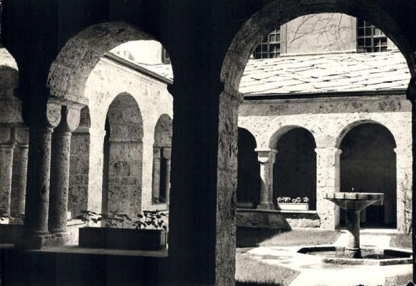 Abbaye de Saint-Maurice. Cloître Vorderseite