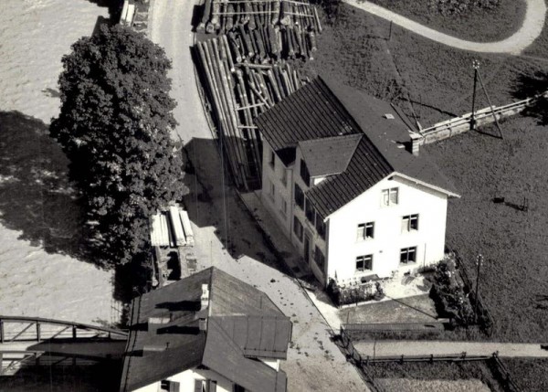 Gasthaus Eidgenossen, Schwanden GL - Flugaufnahmen Vorderseite