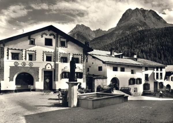 Dorfplatz Scuol/Schuls - Unterengadin Vorderseite