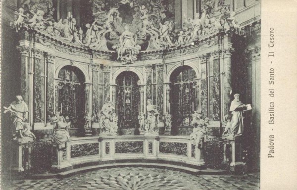Basilika des Heiligen Antonius (Padua) Vorderseite
