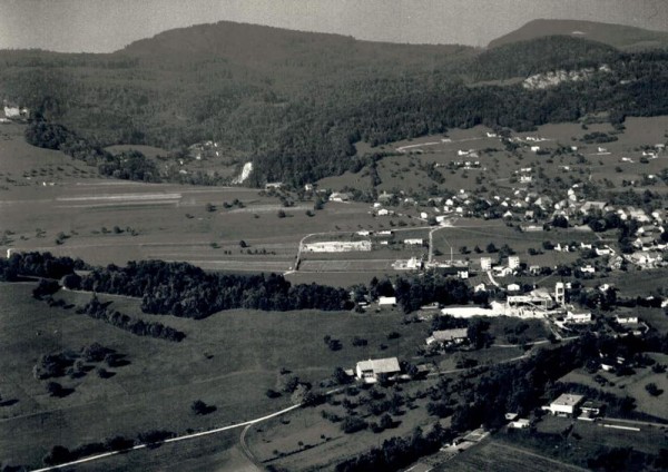 4654 Lostorf SO/ Hintergrund Links: Schloss Wartenfels Vorderseite