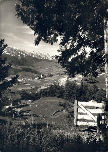Wildhaus mit Churfirsten Vorderseite