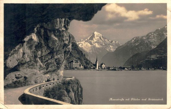 Axenstrasse mit Flüelen und Bristenstock Vorderseite